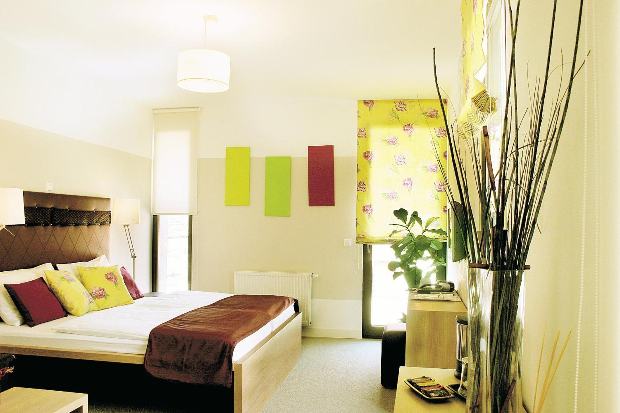 Hotel Zur Schonenburg Schonberg am Kamp ภายนอก รูปภาพ